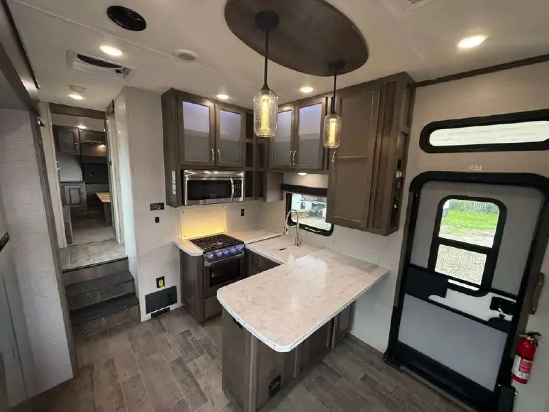 2019 DUTCHMEN VOLTAGE 3705