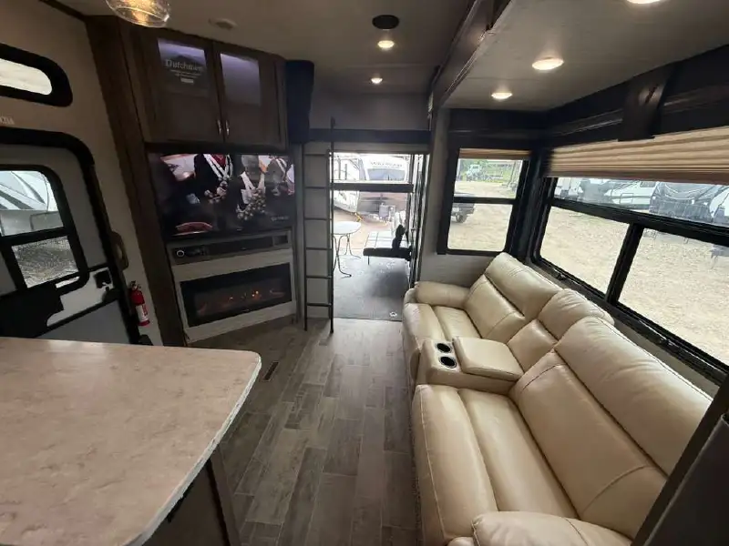 2019 DUTCHMEN VOLTAGE 3705