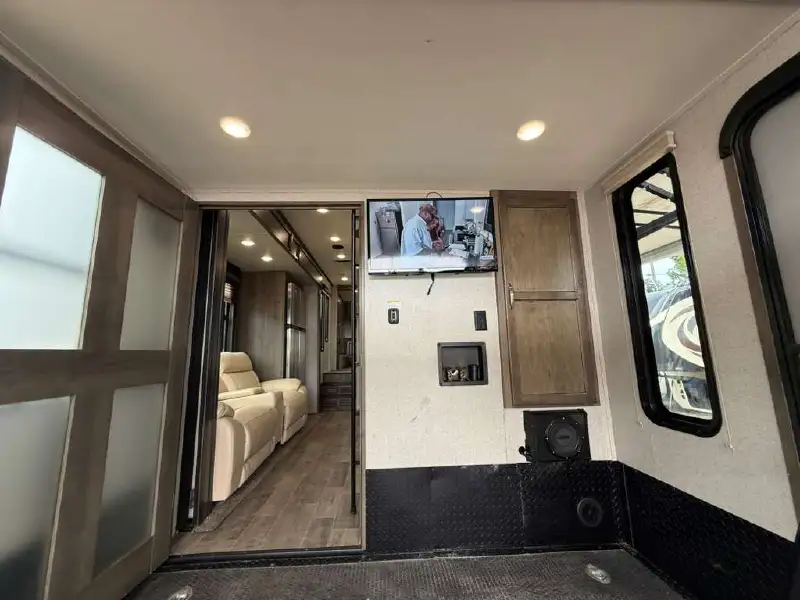 2019 DUTCHMEN VOLTAGE 3705
