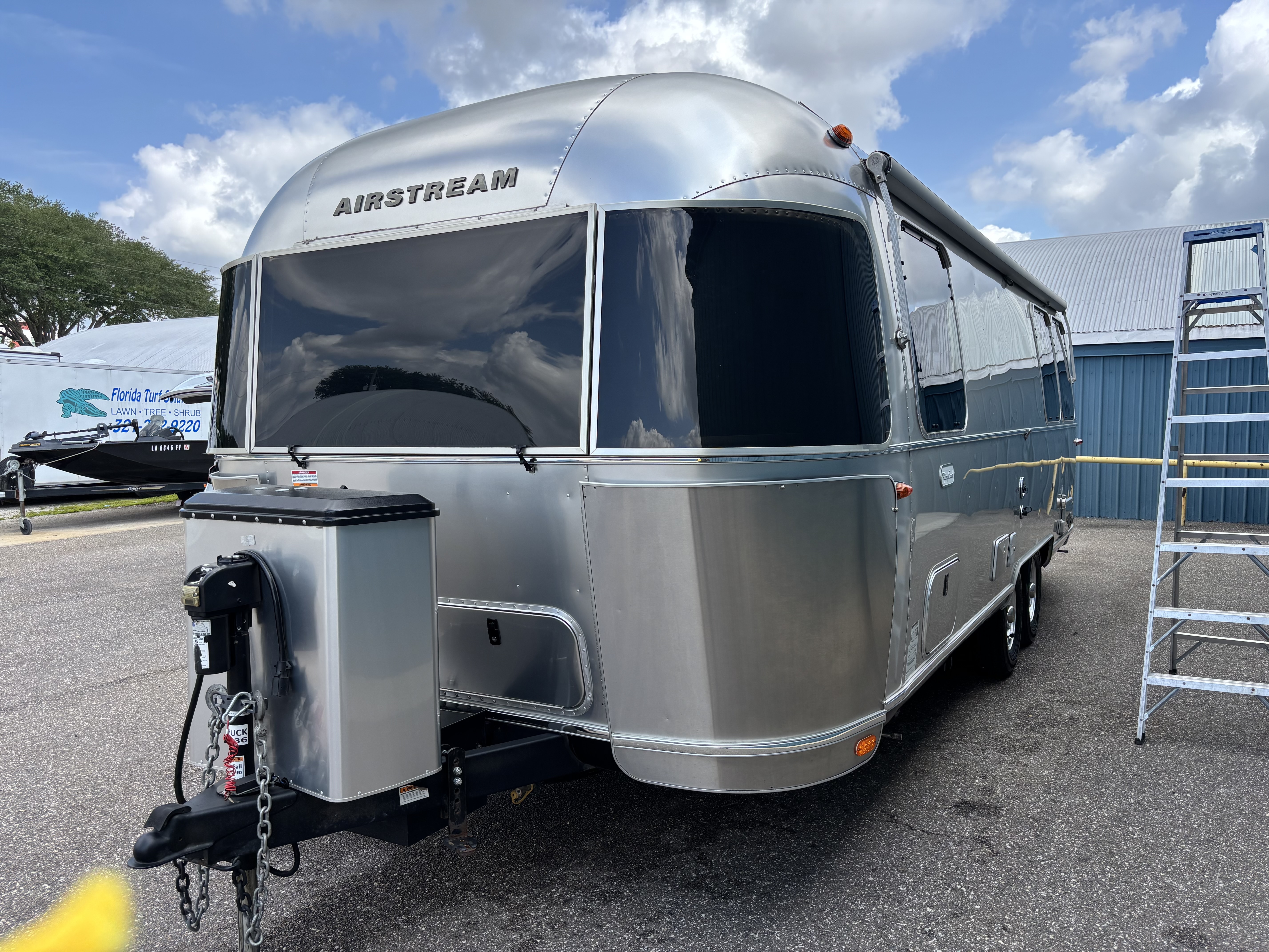 2023 Airstream FLYING CLOUD 25FB TWIN RV