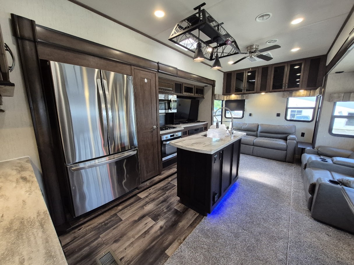 2020 Forest River SANDPIPER 399LOFT in eugene OR