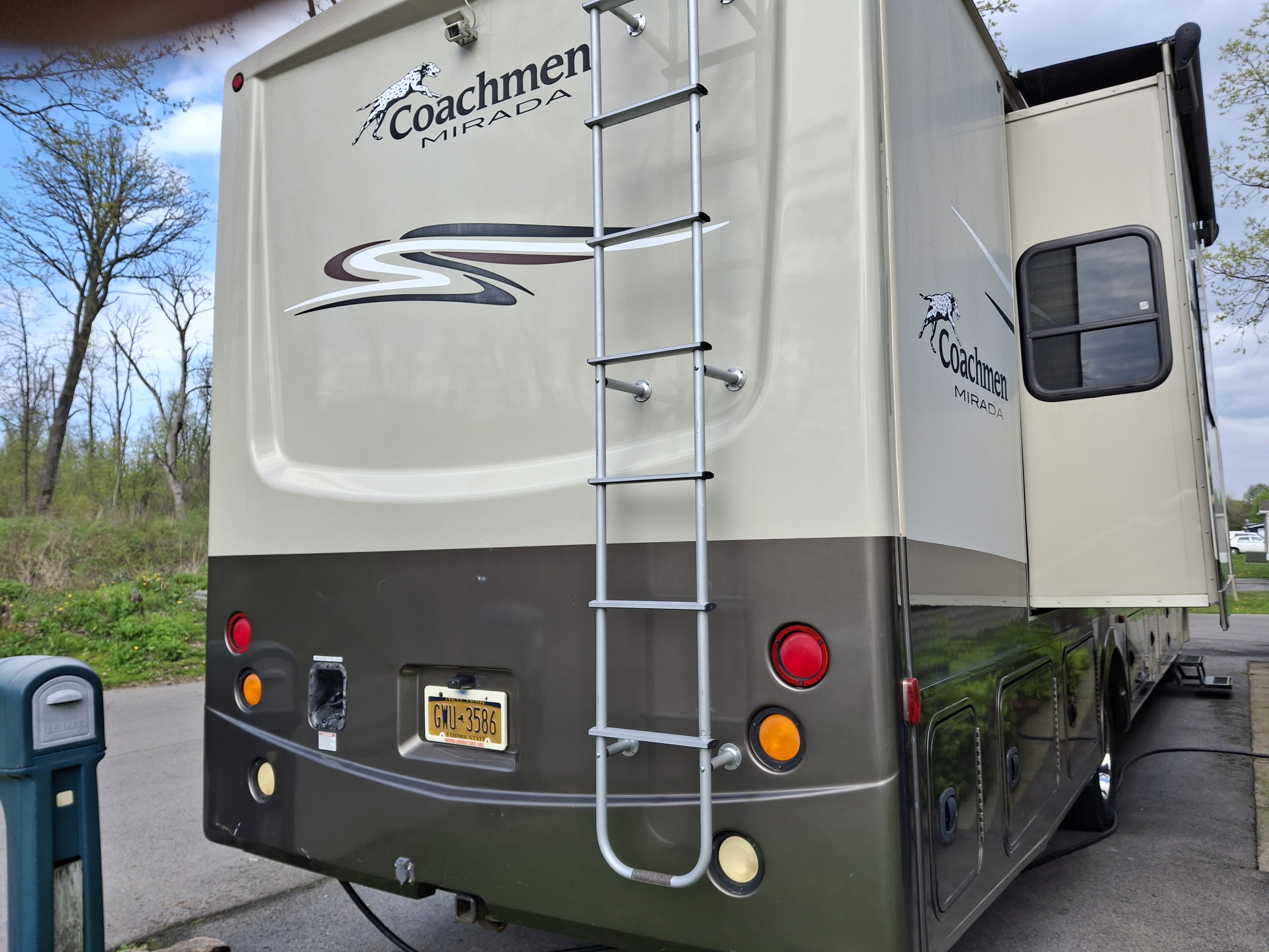2014 Coachmen MIRADA 35LS in niagara falls NY