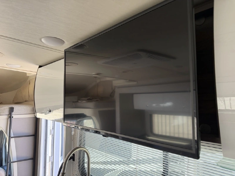 2021 WINNEBAGO NAVION 24D