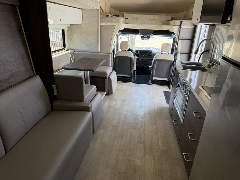 2021 WINNEBAGO NAVION 24D