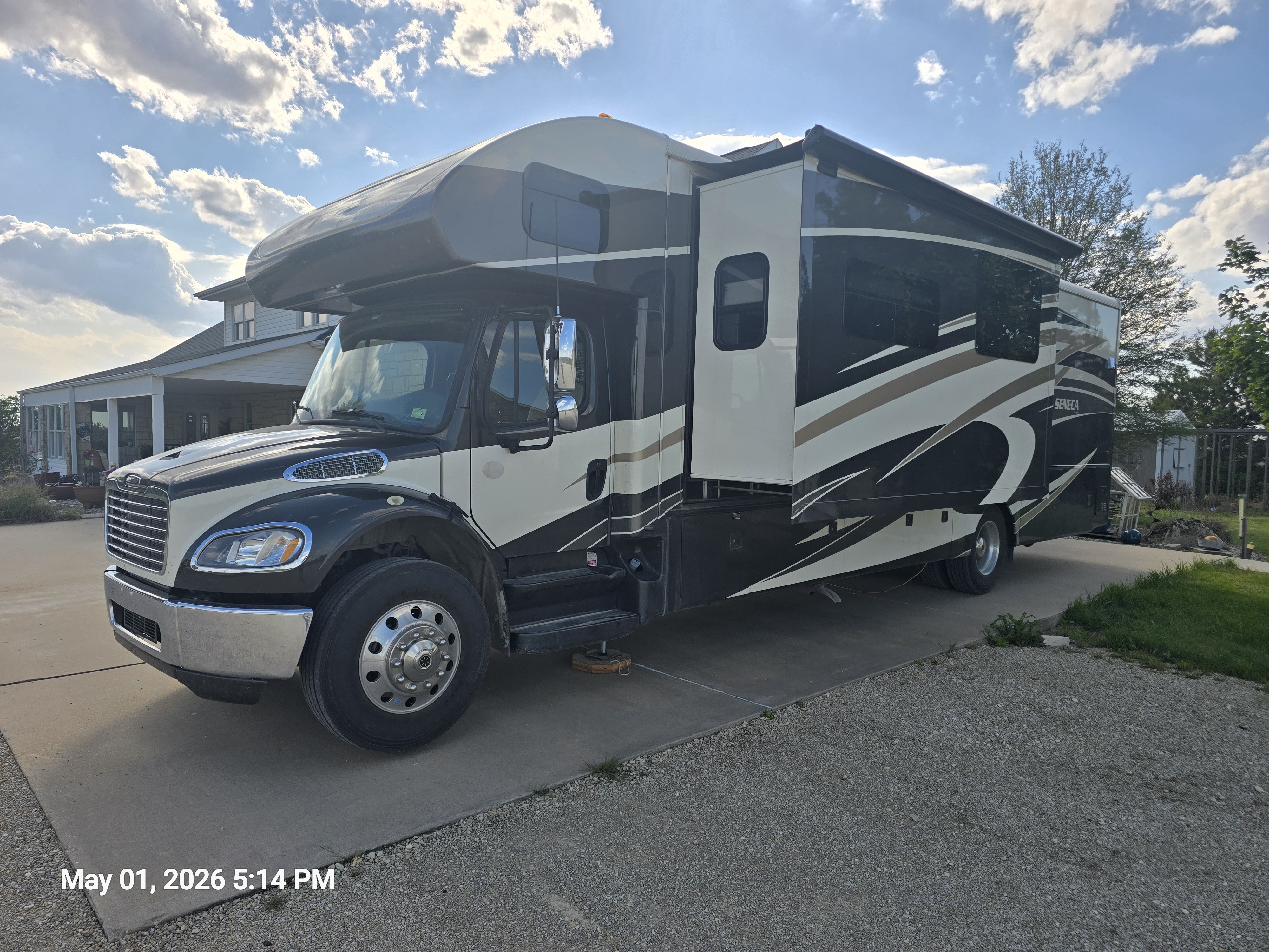 2015 Jayco SENECA 37 TS in clay center KS