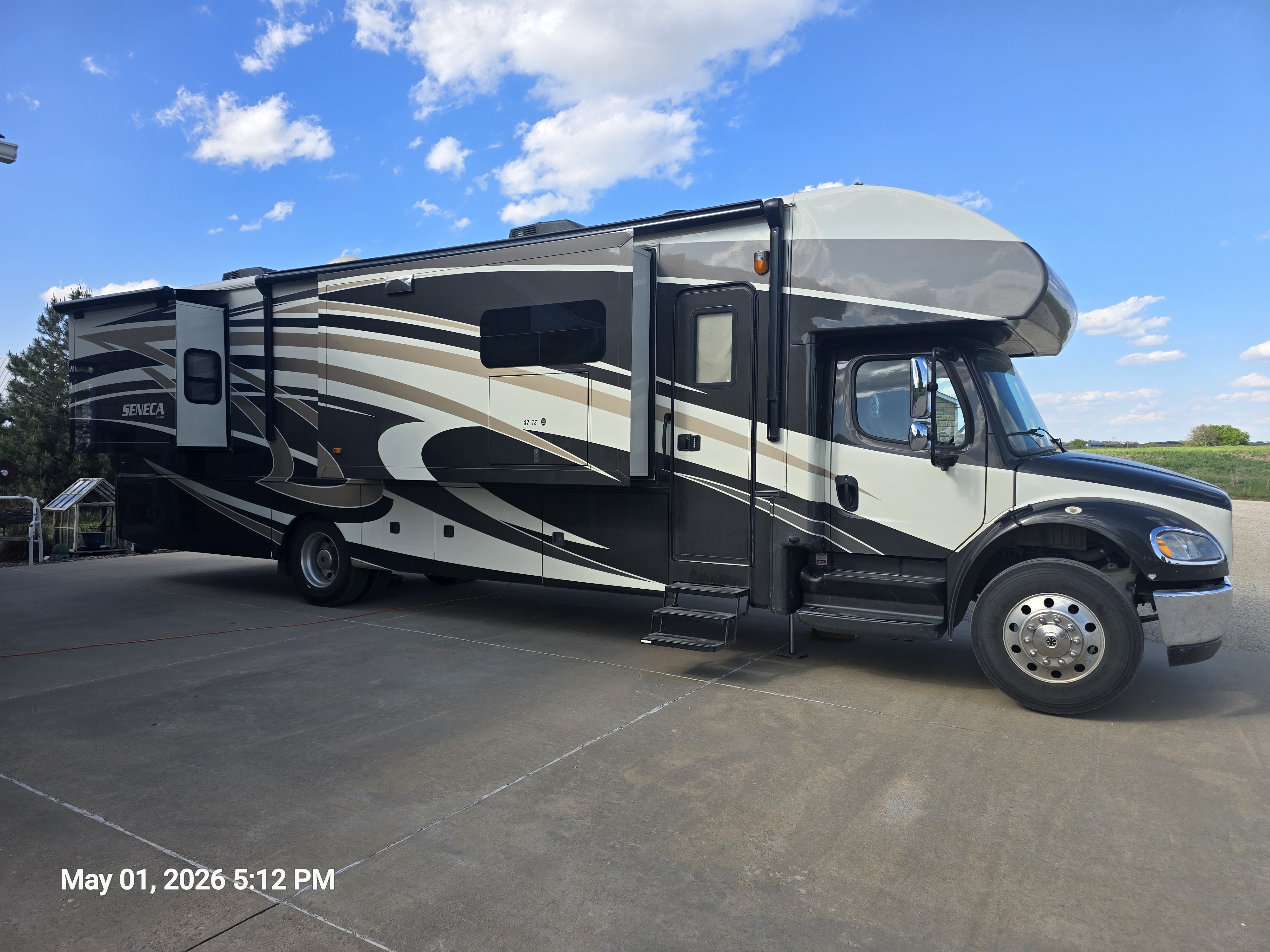 2015 Jayco SENECA 37 TS RV