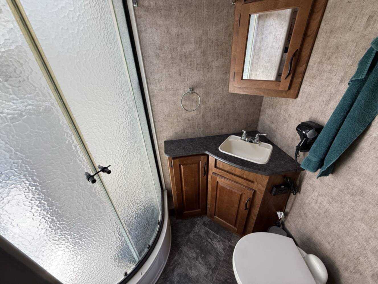 A photo of this 2016 Windriver 250RDSW