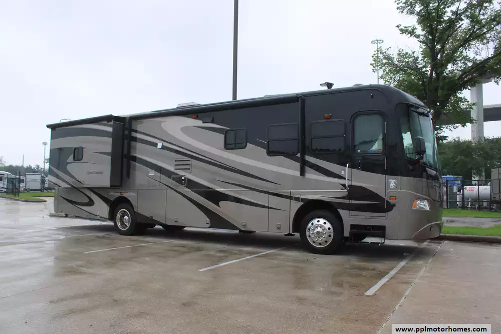 2008 Coachmen Cross Country 382DS in houston TX