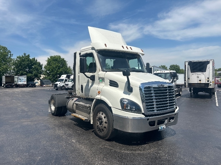 2017 FREIGHTLINER CASCADIA 113 in Louisville, KY