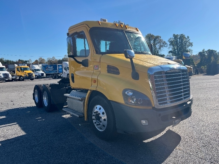2019 FREIGHTLINER CASCADIA 113 in Martinsville, VA