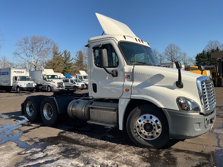 2019 FREIGHTLINER CASCADIA 125 in Capitol Heights, MD