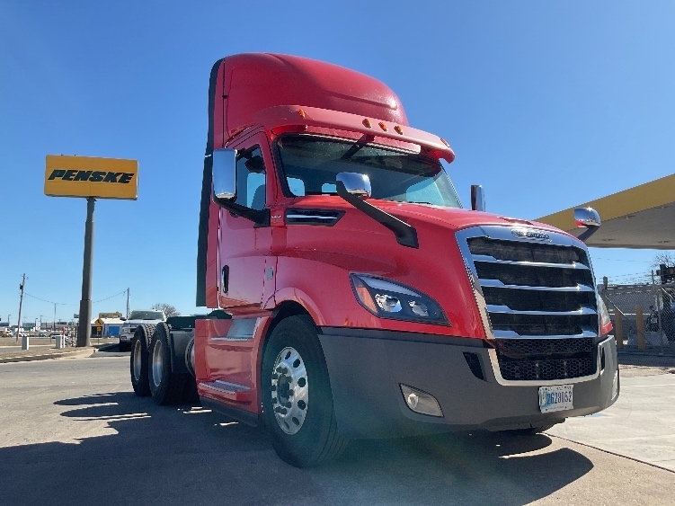 2018 FREIGHTLINER CASCADIA 126 in Oklahoma City, OK
