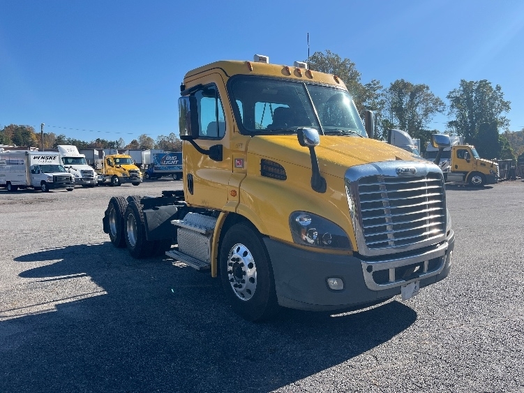 2019 FREIGHTLINER CASCADIA 113 in Martinsville, VA