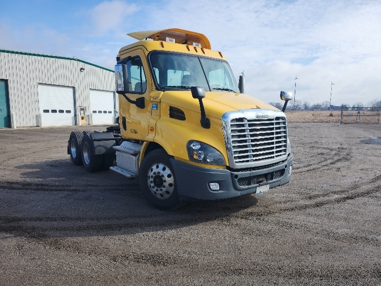 2019 FREIGHTLINER CASCADIA 113 in Wabash, IN