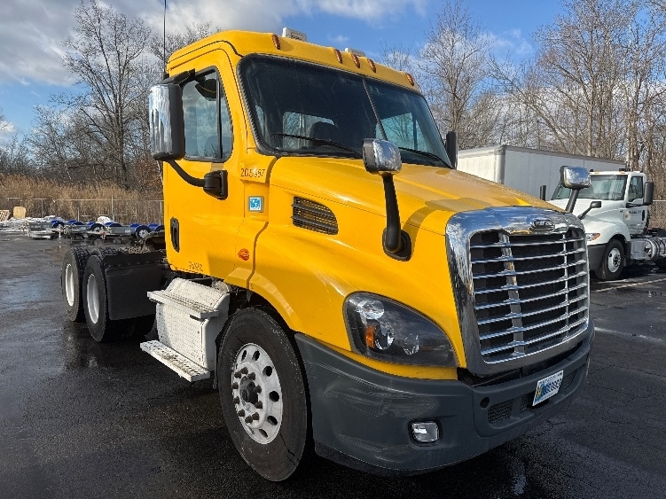 2019 FREIGHTLINER CASCADIA 113 in Dayton, NJ