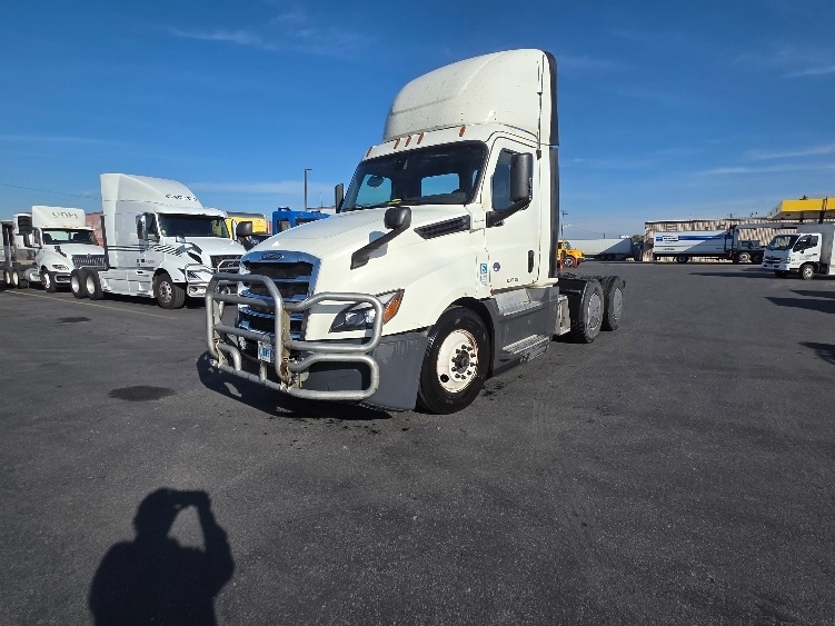 2019 FREIGHTLINER CASCADIA 126 in Spokane Valley, WA