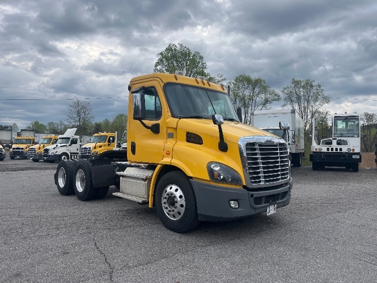 2019 FREIGHTLINER CASCADIA 113 in Martinsville, VA