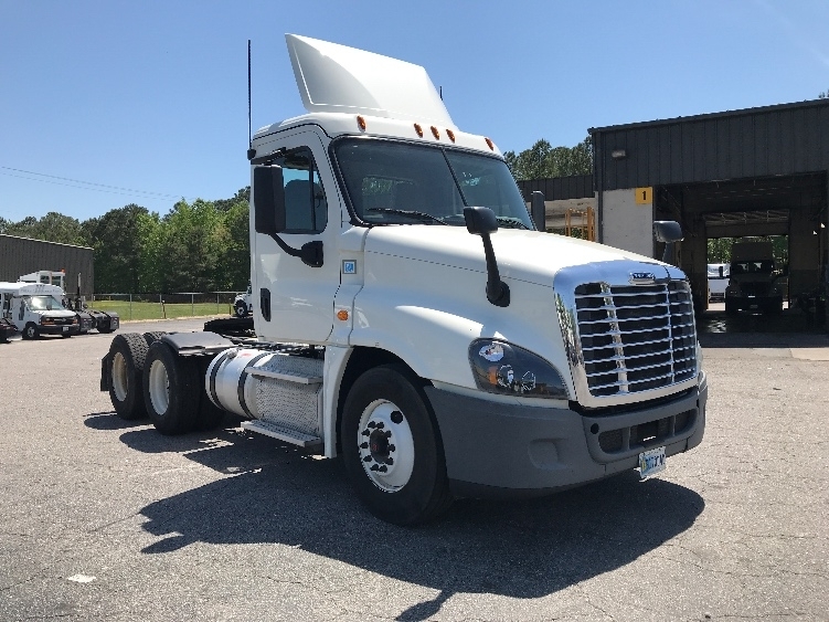 2019 FREIGHTLINER CASCADIA 125 in Norfolk, VA