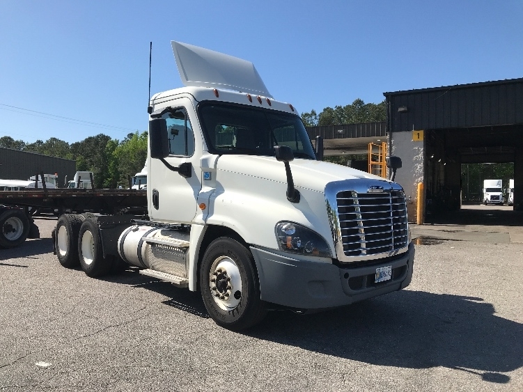 2019 FREIGHTLINER CASCADIA 125 in Norfolk, VA