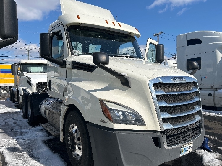 2019 FREIGHTLINER CASCADIA 126 in Newark, NJ