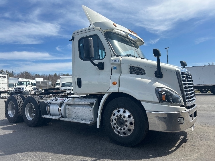 2019 FREIGHTLINER CASCADIA 113 in Londonderry, NH