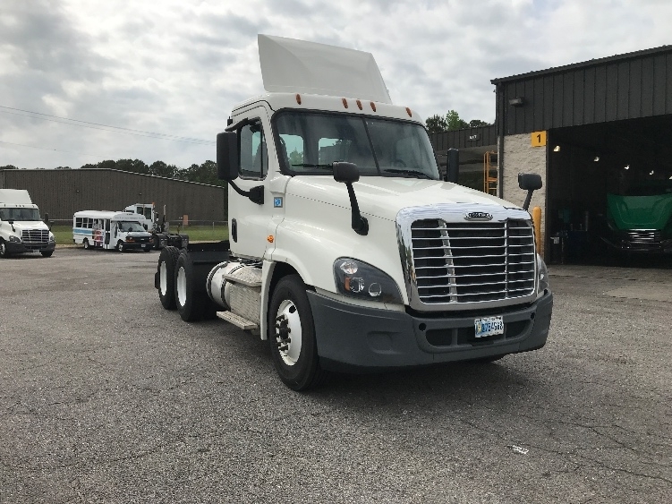 2019 FREIGHTLINER CASCADIA 125 in Norfolk, VA