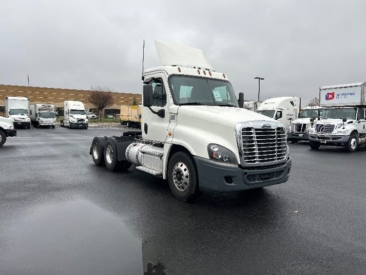 2019 FREIGHTLINER CASCADIA 125 in Capitol Heights, MD