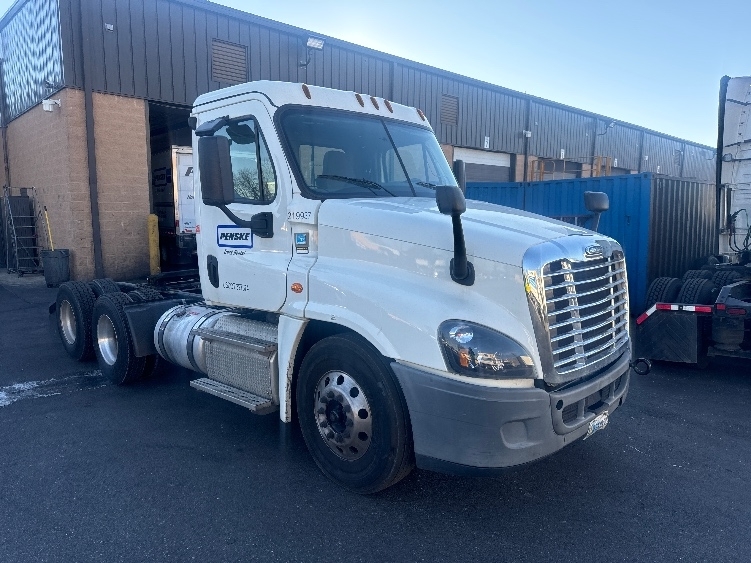 2019 FREIGHTLINER CASCADIA 125 in Capitol Heights, MD