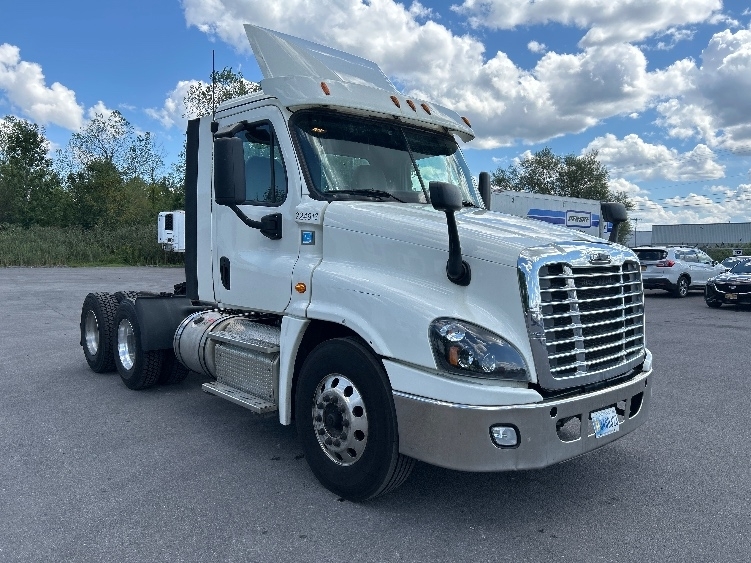 2019 FREIGHTLINER CASCADIA 125 in Watertown, NY