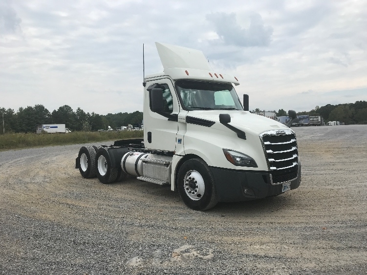 2019 FREIGHTLINER CASCADIA 126 in Morristown, TN