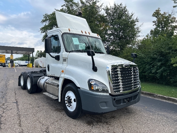 2019 FREIGHTLINER CASCADIA 125 in Knoxville, TN