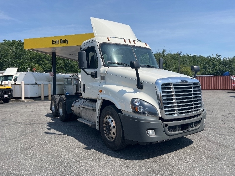 2019 FREIGHTLINER CASCADIA 125 in New Bedford, MA
