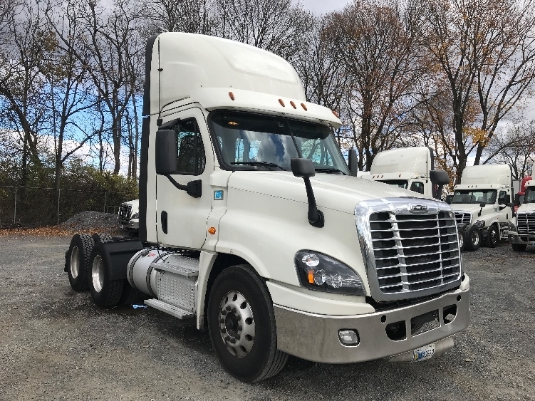 2019 FREIGHTLINER CASCADIA 125 in Cleona, PA