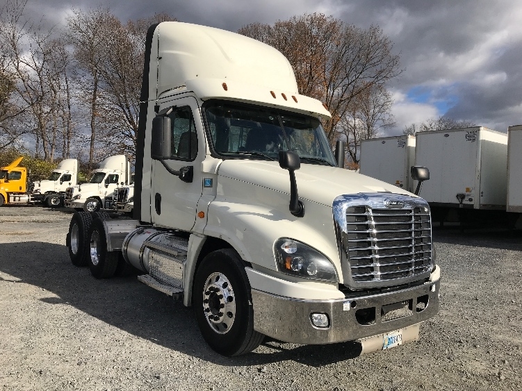 2019 FREIGHTLINER CASCADIA 125 in Cleona, PA