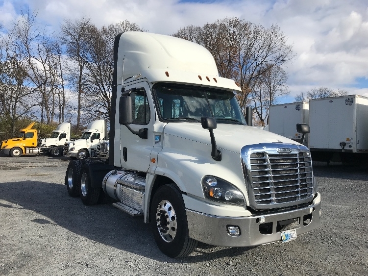 2019 FREIGHTLINER CASCADIA 125 in Cleona, PA