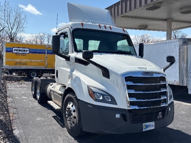 2019 FREIGHTLINER CASCADIA 116 in Toledo, OH