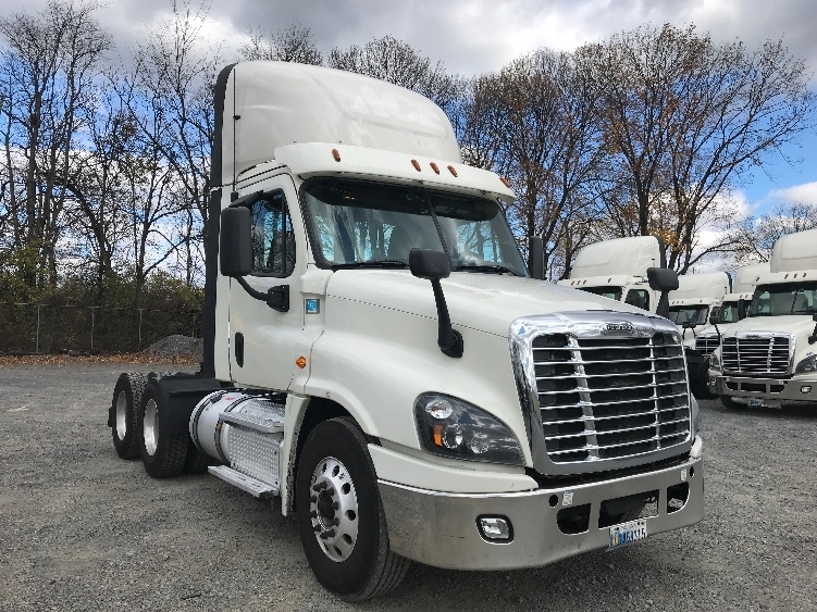 2019 FREIGHTLINER CASCADIA 125 in Cleona, PA