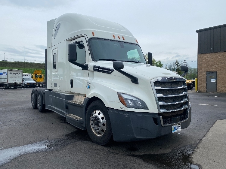 2019 FREIGHTLINER CASCADIA 126 in Binghamton, NY