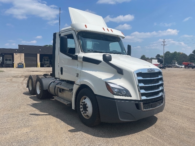 2020 FREIGHTLINER CASCADIA 126 in Jackson, MI