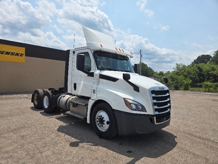 2020 FREIGHTLINER CASCADIA 126 in Jackson, MI