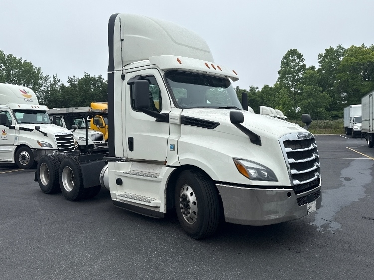 2019 FREIGHTLINER CASCADIA 126 in Jessup, MD