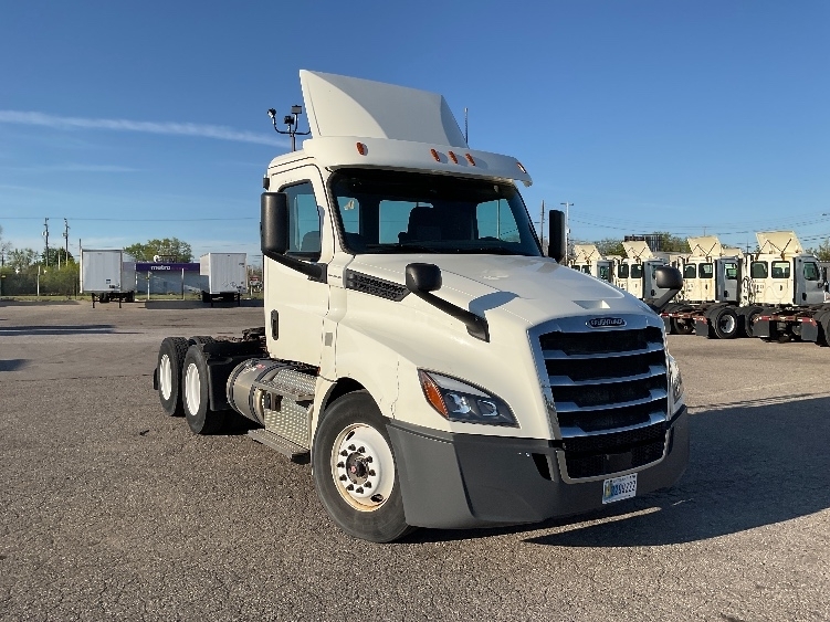 2019 FREIGHTLINER CASCADIA 126 in Flint, MI