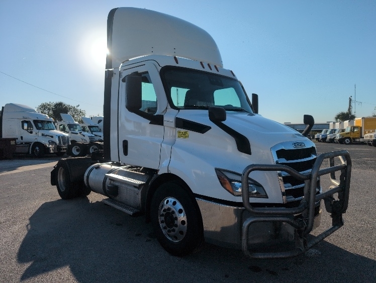 2020 FREIGHTLINER CASCADIA 116 in Ocala, FL