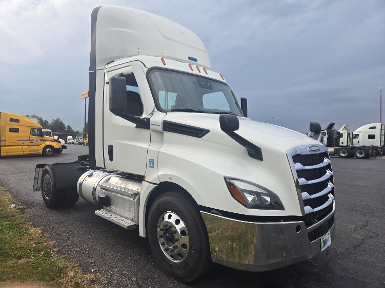 2020 FREIGHTLINER CASCADIA 126 in White Deer, PA