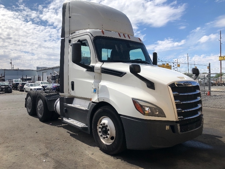 2020 FREIGHTLINER CASCADIA 126 in Spokane Valley, WA