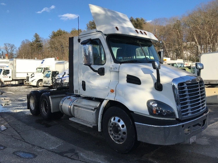 2020 FREIGHTLINER CASCADIA 113 in Chicopee, MA