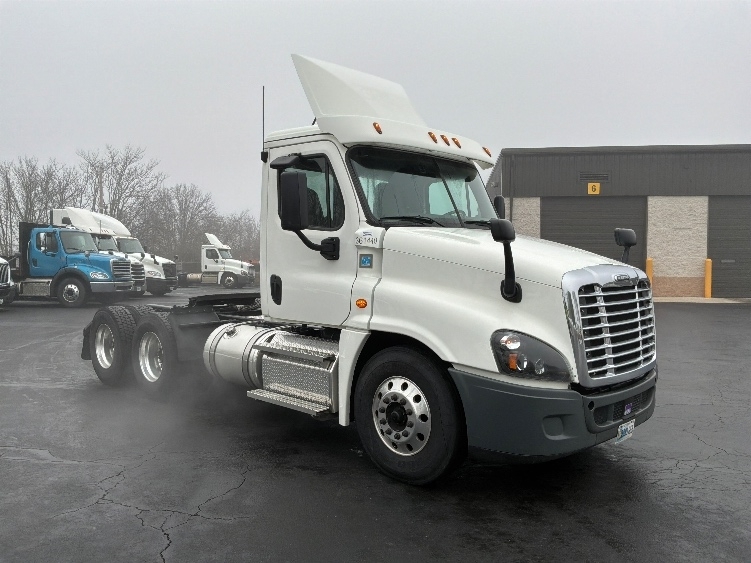 2020 FREIGHTLINER CASCADIA 125 in Harrisburg, PA