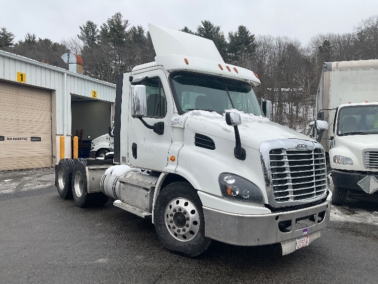 2020 FREIGHTLINER CASCADIA 113 in Auburn, MA