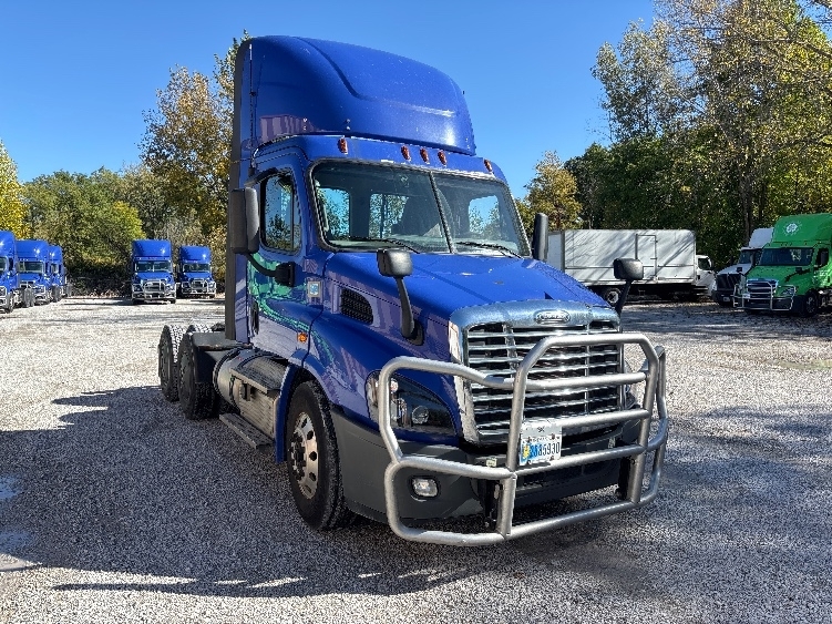 2020 FREIGHTLINER CASCADIA 113 in South Bend, IN