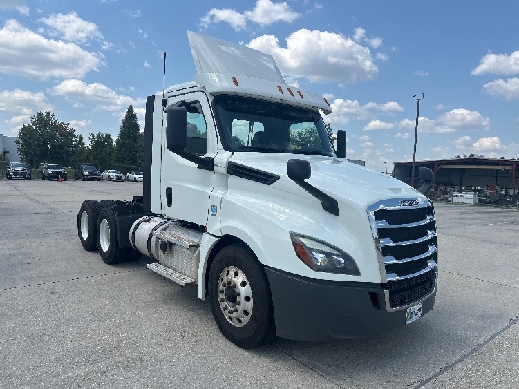 2020 FREIGHTLINER CASCADIA 126 in Hammond, LA